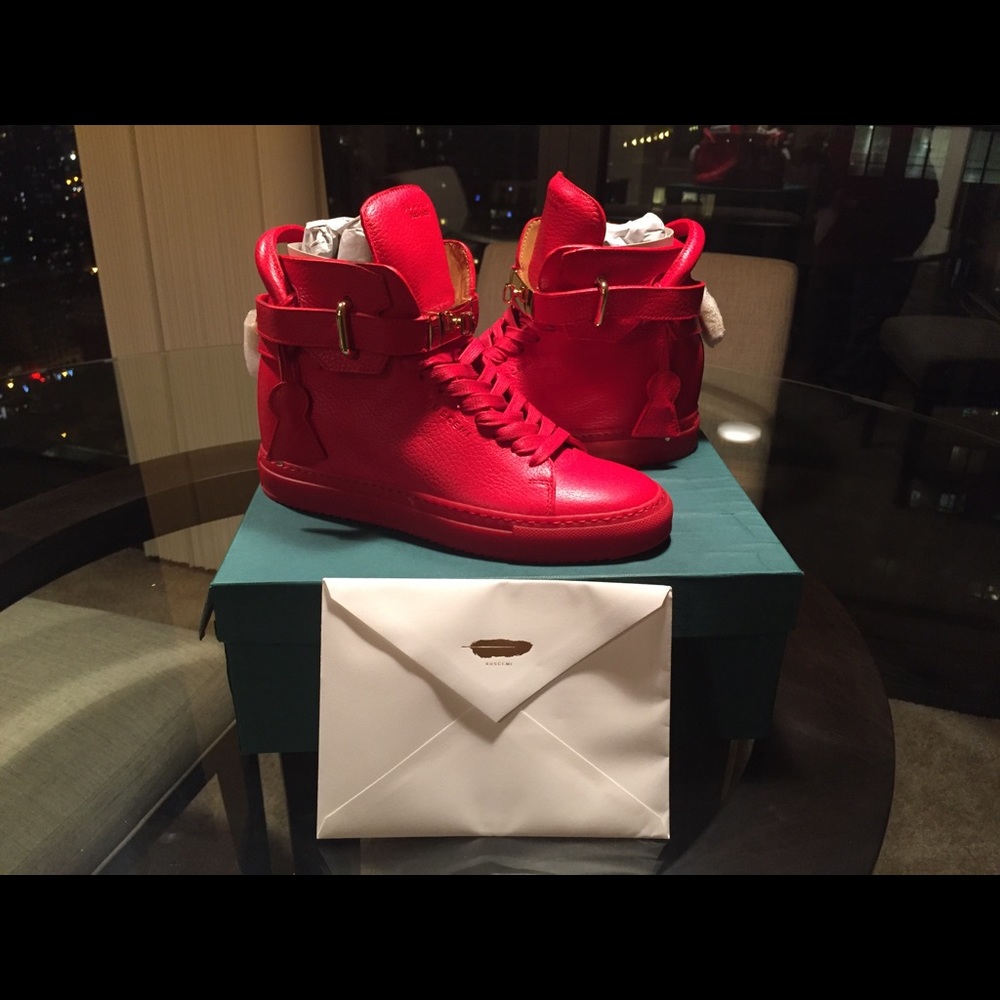 Brand new Authentic Buscemi Womens Alta 100MM